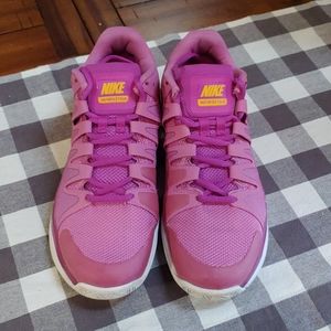 Nike Vapor 9.5 Tour tennis shoes